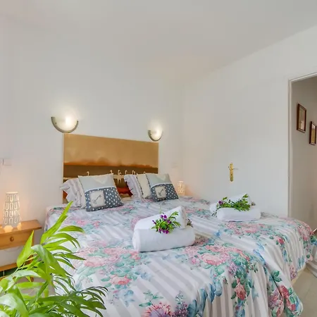 Apartment In Alcudia Near Alcudia Beach アパート
